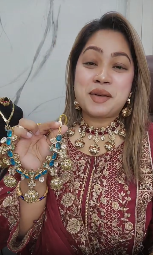 Exclusive Antique Kundan...