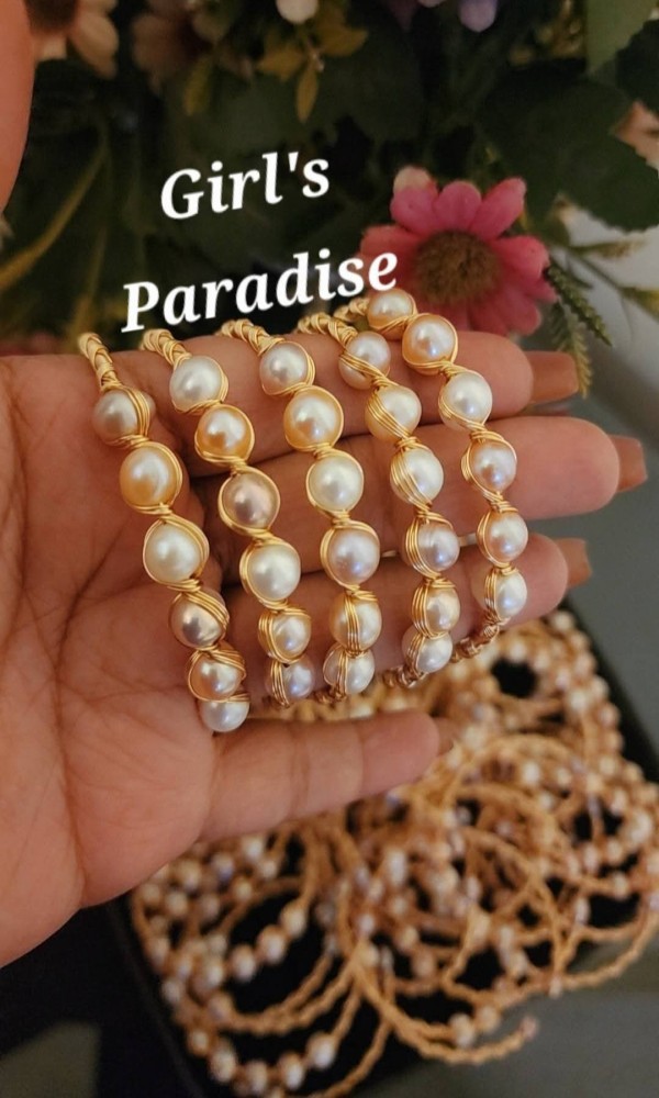 Gift Pricing Pearl Bracel...