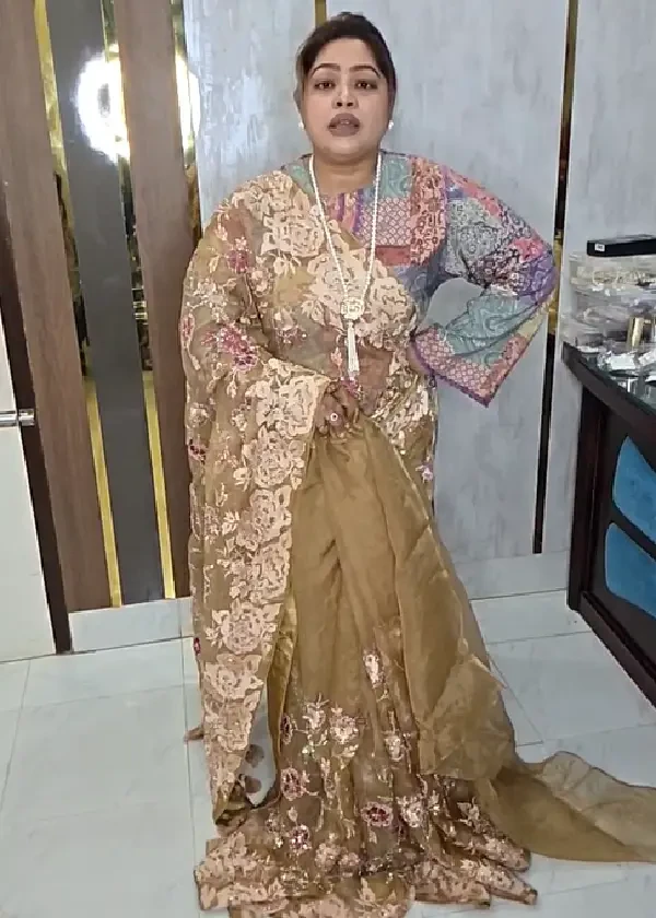 লাক্সারি গোল্ডেন মসলিন এম...