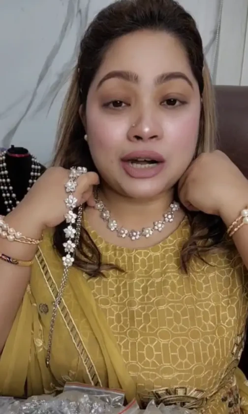 Real Pearl Elegant Neckla...