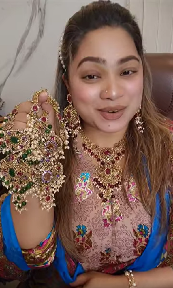 Tiyan Style Half Necklace...